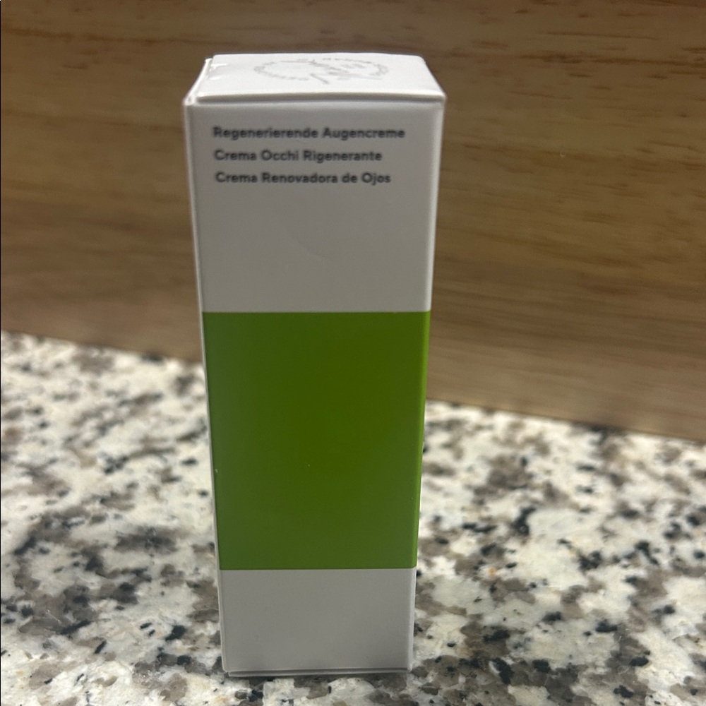 Murad Resurgence Eye Cream - Green and White - Picture 3 of 4